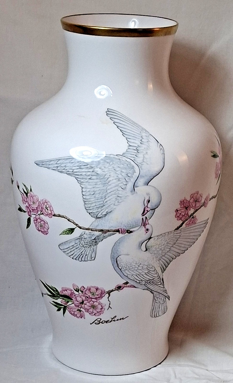 Vintage Handcrafted Edward Marshall Boehm Tranquility Vase Doves Floral Gold Rim